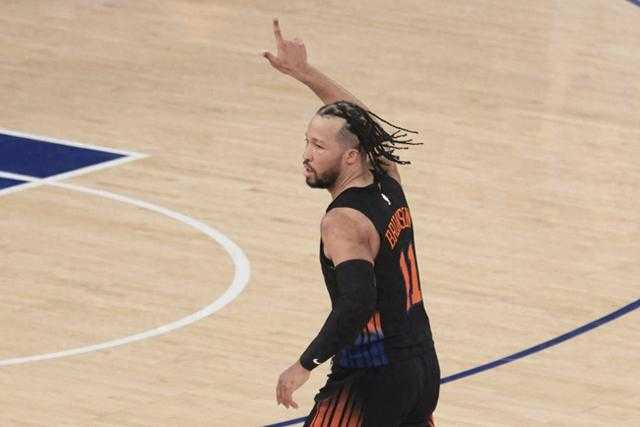 只差13分！库里保持了9年的NBA历史纪录，即将被布伦森打破